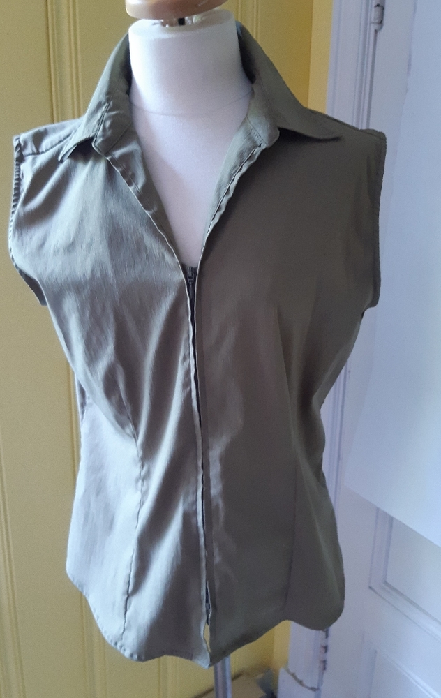5/10$ Y2 Collection  Blü blouse Size Large